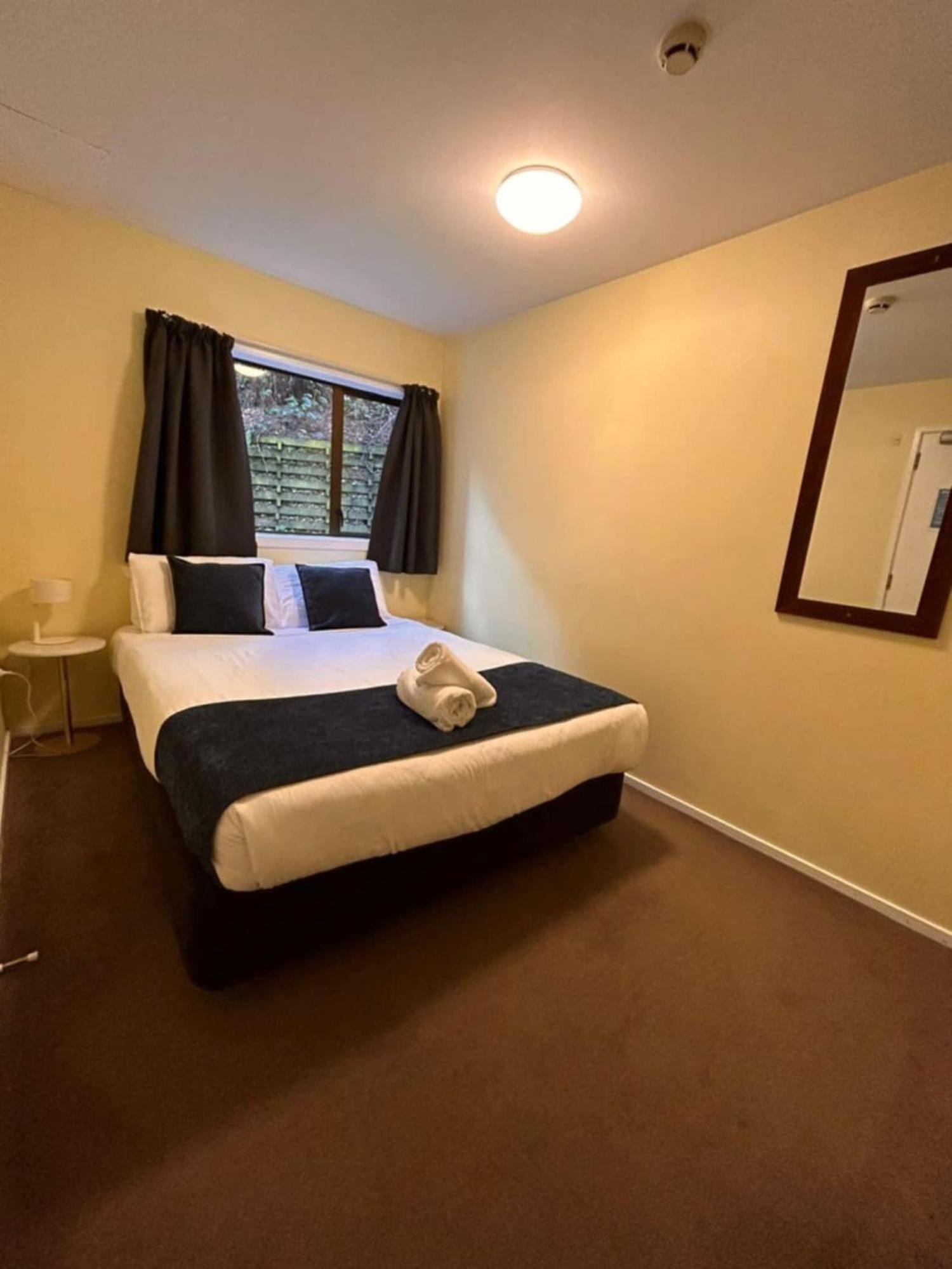 Aspen Lodge Backpackers Queenstown Bagian luar foto