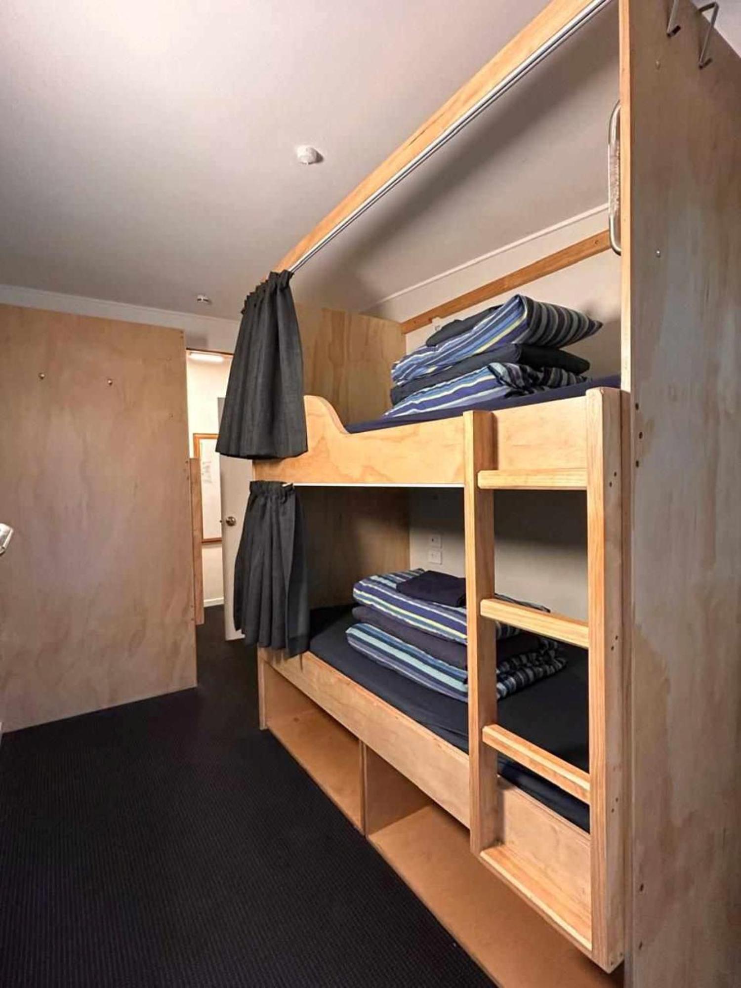Aspen Lodge Backpackers Queenstown Bagian luar foto